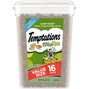 TEMPTATIONS MIXUPS Crunchy and Soft Cat Treats Catnip Fever Flavor, 16 oz. Tub KK21 KK21